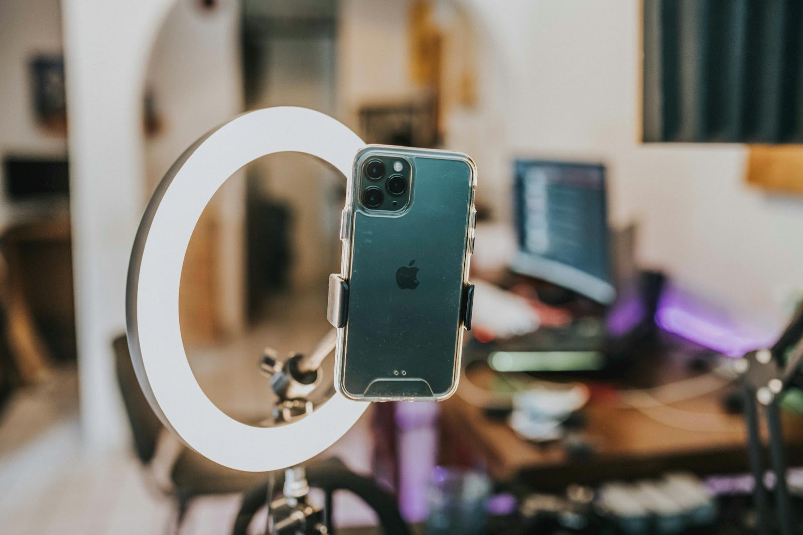 Mobile Content Creation Setup for LinkedIn Video Marketing